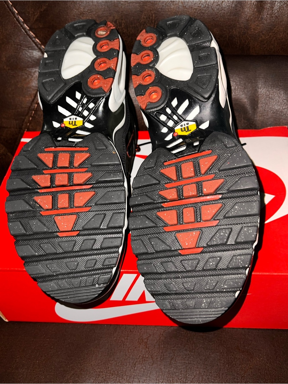 Nike Air Max Plus PREOWNED w Box. - Picture 8 of 8